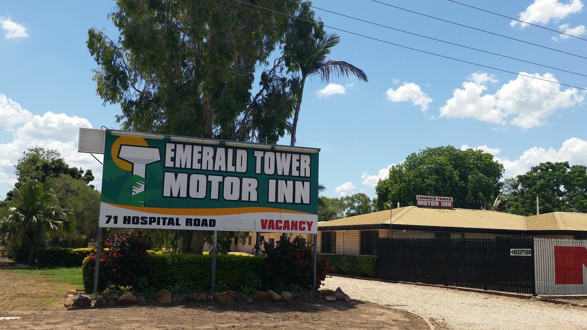 Emerald Tower Motor Inn Esterno foto